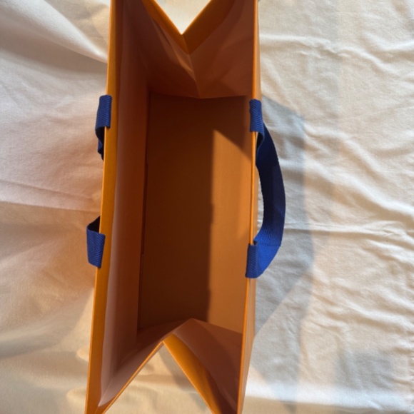 Louis Vuitton Shopping Bag - Picture 2 of 3